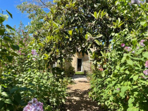 Petite maison de ville avec jardin quartier calme